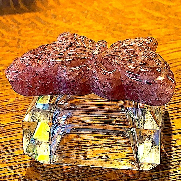 BUTTERFLY STRAWBERRY QUARTZ CARVED CRYSTAL NEW HEALING STONE - Picture 6 of 9